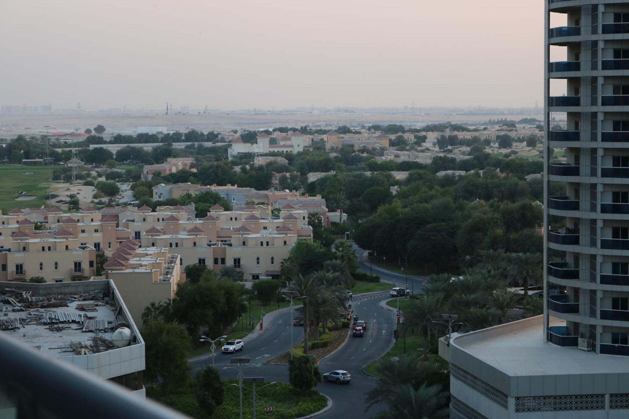 Huge 1-bedroom Unit With 2 Sofa Bed Amazing * Dubai