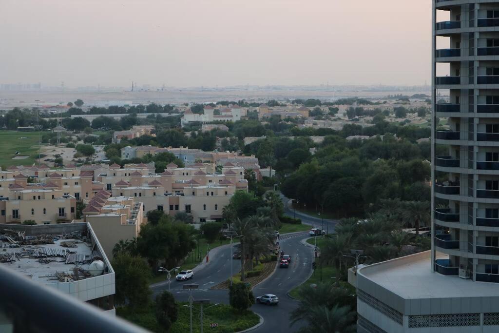 Apartment Huge 1-bedroom Unit With 2 Sofa Bed Amazing Dubai