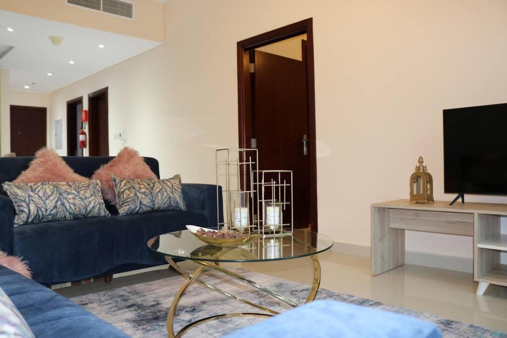 Apartment Huge 1-bedroom Unit With 2 Sofa Bed Amazing