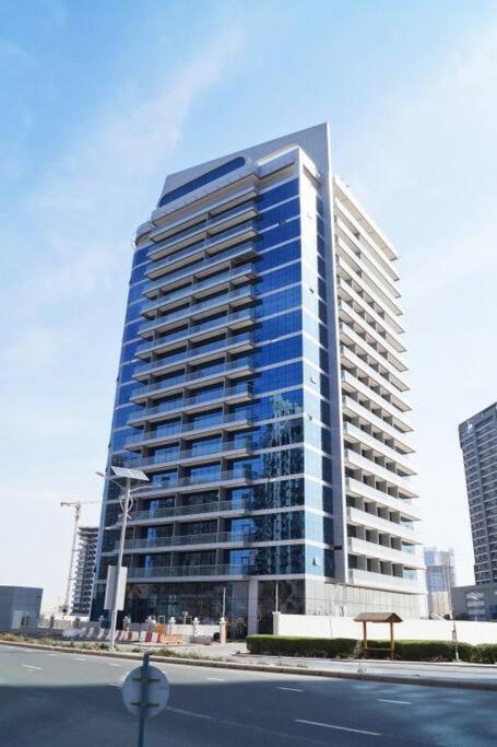 Huge 1-bedroom Unit With 2 Sofa Bed Amazing * Dubai