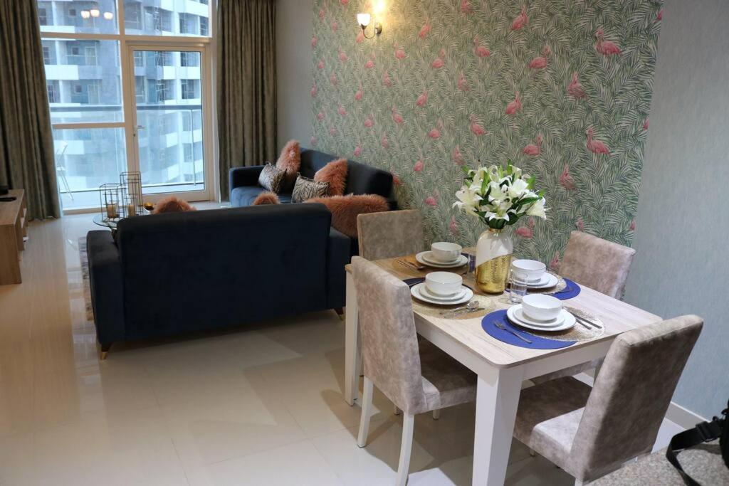 Huge 1-bedroom Unit With 2 Sofa Bed Amazing Apartment