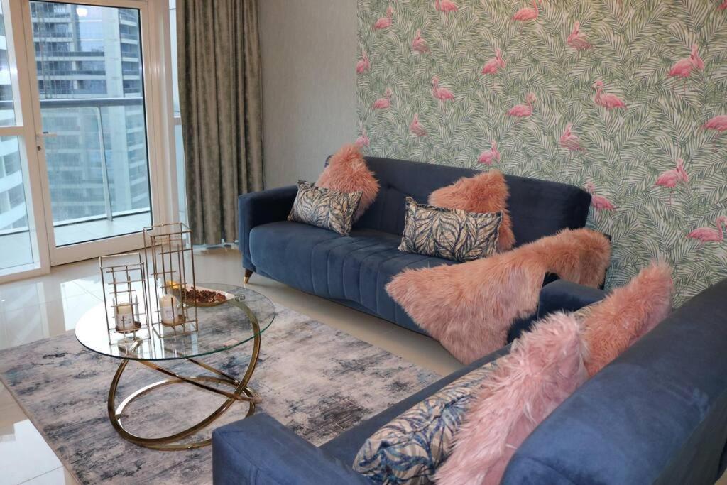 Huge 1-bedroom Unit With 2 Sofa Bed Amazing *