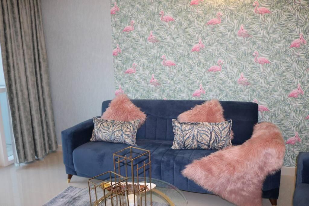 Huge 1-bedroom Unit With 2 Sofa Bed Amazing Apartment