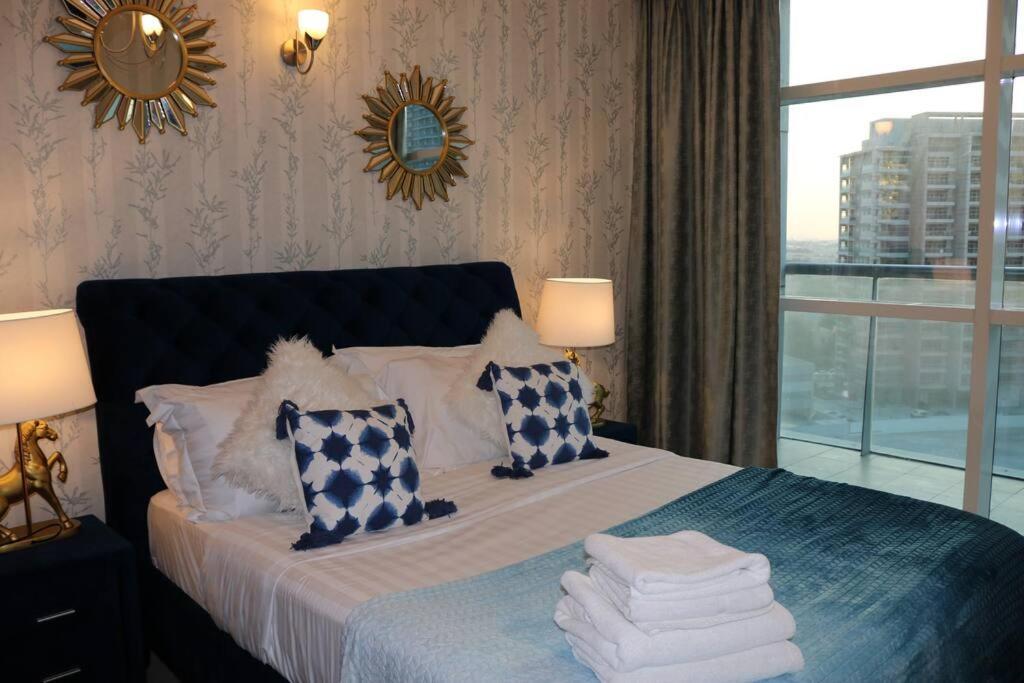 Huge 1-bedroom Unit With 2 Sofa Bed Amazing *